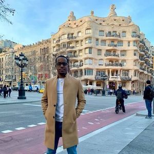 Meet your Posher, Manuel